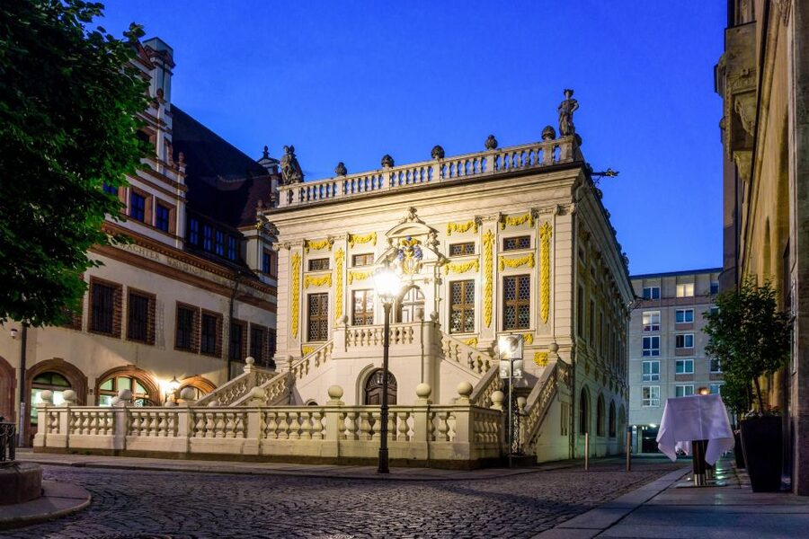 1.5-Hour Historical Tour of Leipzig with Costumed Guide - Lola, Pauline, or Berta: the guide changes what you pay attention to