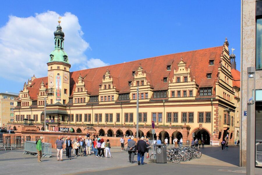 1.5 hour walking tour through beautiful Leipzig - Starting at the New Bach Monument in Thomaskirchhof