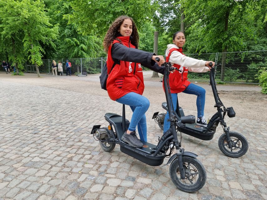 2-H Berlin: Top Sights Guided E-Scooter Tour - Robot City start: helmets, scooter basics, and your first minute matters