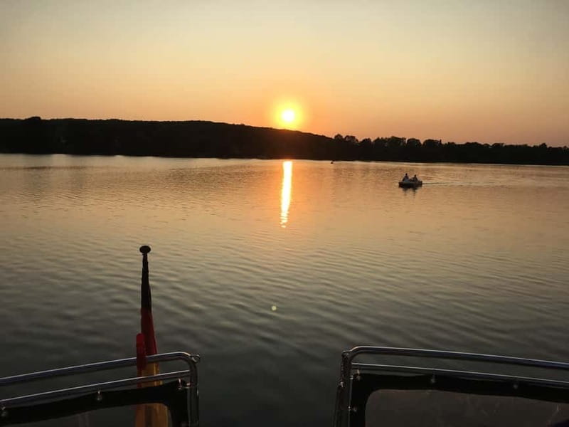 4h Unforgettable Tour with Skipper, "Seven Lakes Cruise" - The Wannsee seven lakes route: what changes as you move