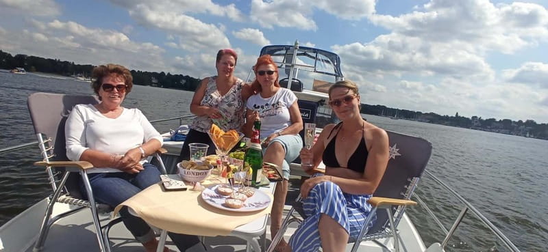 4h Unforgettable Tour with Skipper, "Seven Lakes Cruise" - Captain Edmond and the value of local guidance in plain language