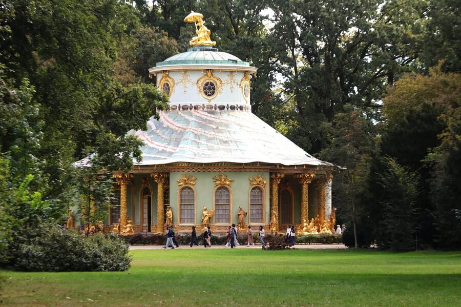 5h Potsdam private tour with Guide, Chauffeur & Photographer - Brandenburger Straße: the Potsdam center walk that ties it together
