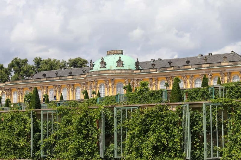 5h Potsdam private tour with Guide, Chauffeur & Photographer - Price and value for a private group up to 3