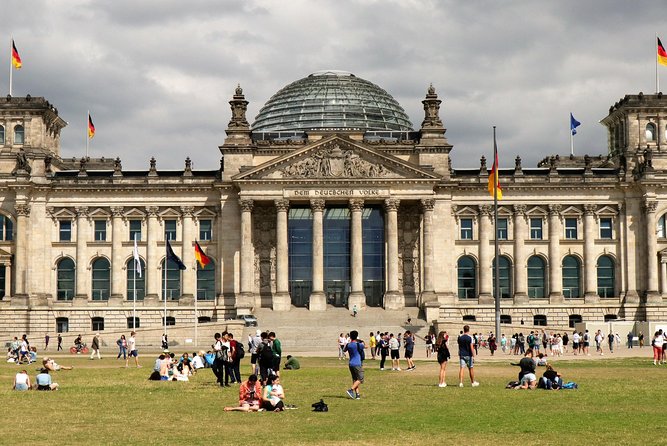 5hours: Guide, Chauffeur & Photographer in Berlin private Tour - Why this Berlin private tour feels efficient without feeling rushed