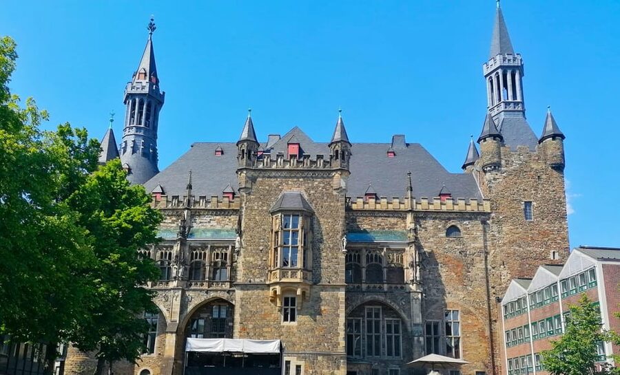 Aachen classic walking tour - Palatine Courtyard and the Treasury Chamber, building up to the big UNESCO moment