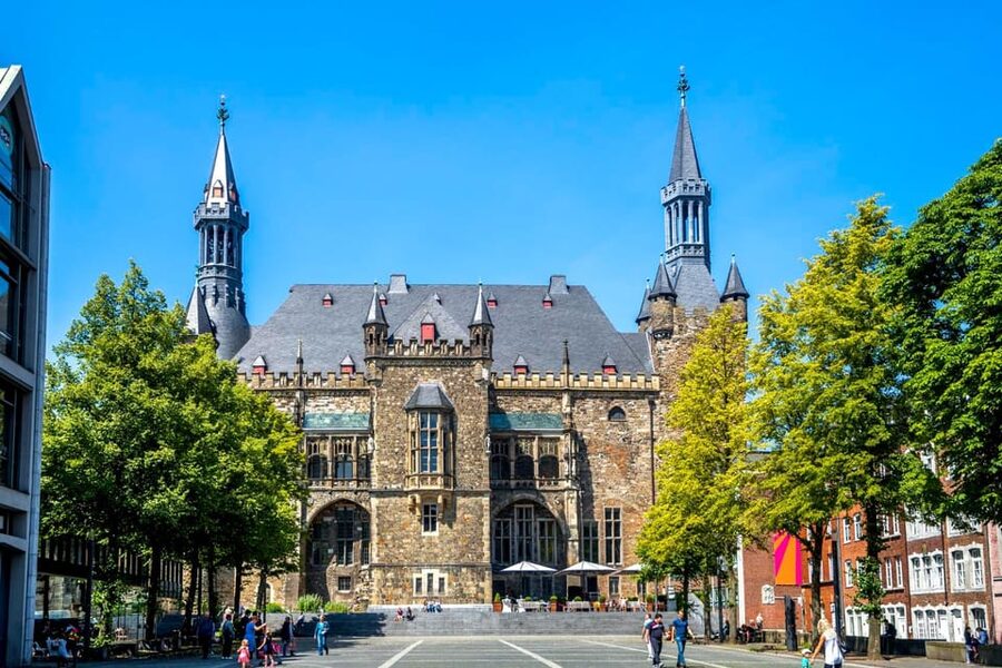 Aachen: Express Walk with a Local in 60 minutes - Key things you will notice on this Aachen express walk