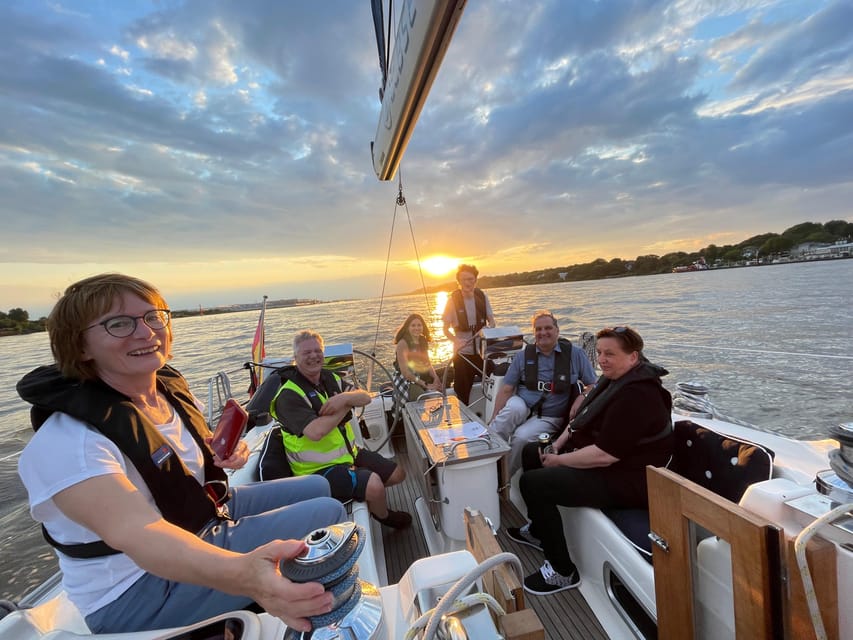 "After Work" - Sailing-Yacht Cruising Event, Hamburg/Elbe - Getting There in Hamburg: The City Sporthafen Hamburg Meeting Point