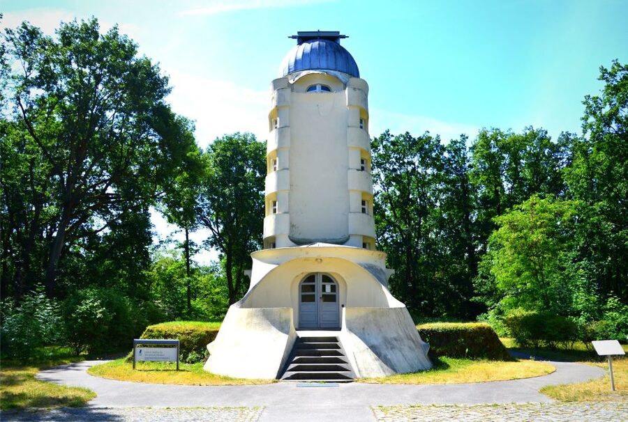 Albert Einstein in Berlin Private Guided Tour - Price and value: what $181 buys in each option