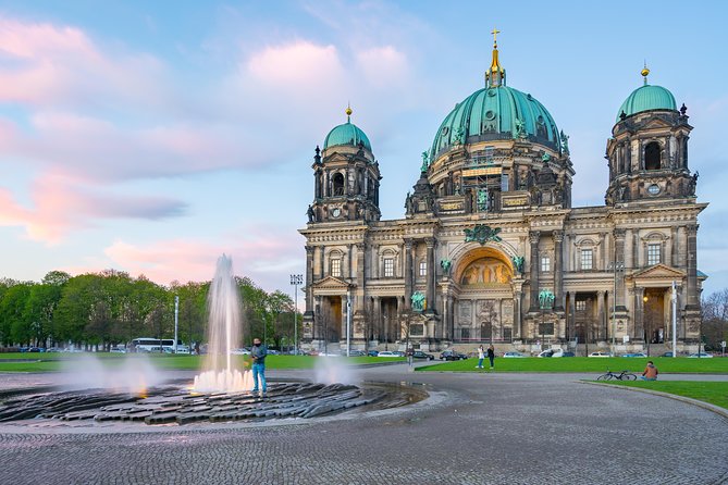 All-in-One Berlin Highlights on Foot: Private Walking Tour - Checkpoint Charlie and the Fuhrerbunker site: East-West lines and end-of-war reality