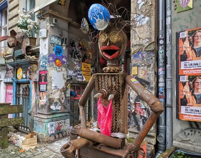 Alternative Berlin / Street art tour - Private group - Alternative Berlin street art, graffiti, and why it feels personal