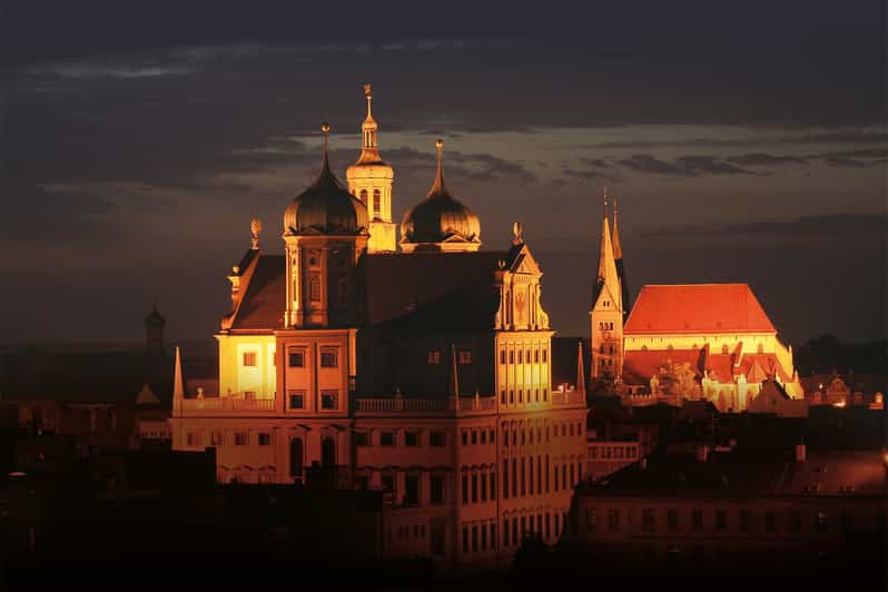 Augsburg: Illuminated Guided Evening Walking Tour - Cathedral glow and St. Ulrich and Afra at night