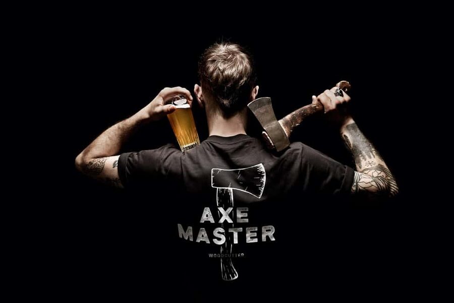 AXE THROWING & ENJOYING DRINKS IN COLOGNE'S FIRST AXE THROWING BAR - Key highlights at WoodCutter Köln