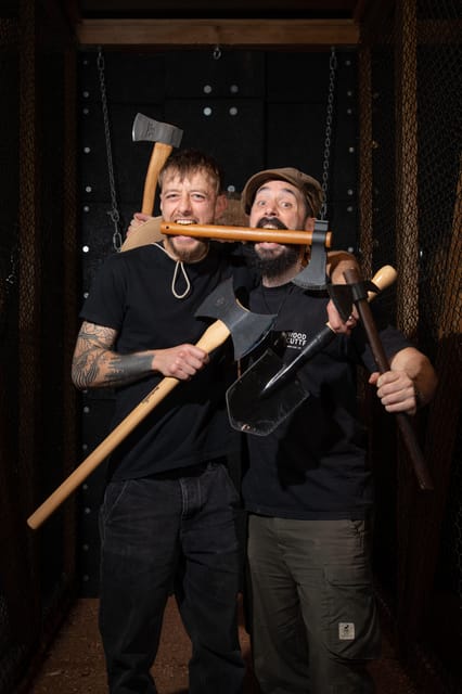 AXE THROWING EXPERIENCE IN BERLIN - What to Wear and the Rules You Actually Need to Follow