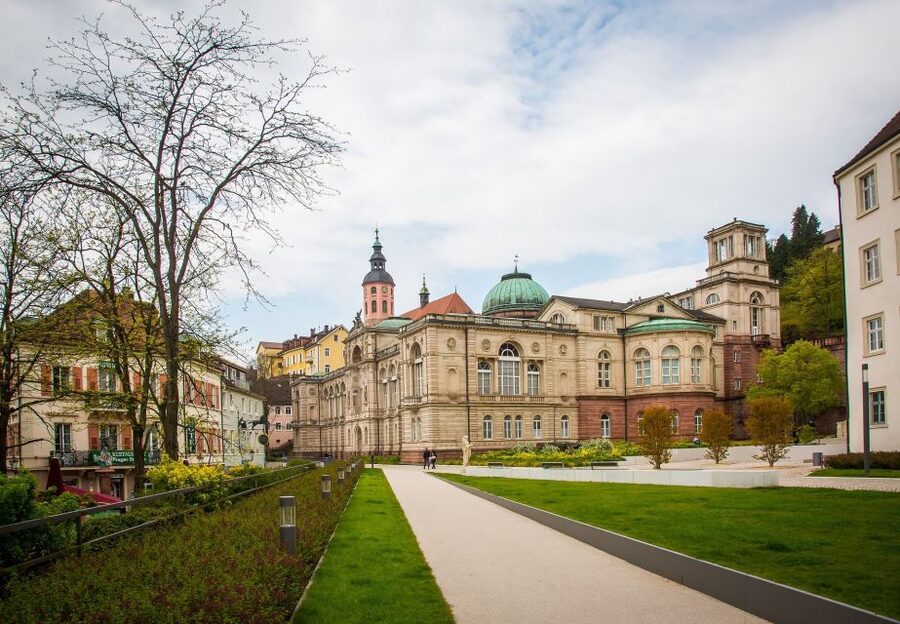 Baden-Baden: Private Walking Tour With A Professional Guide - How the private guide experience feels, including family-friendly pacing