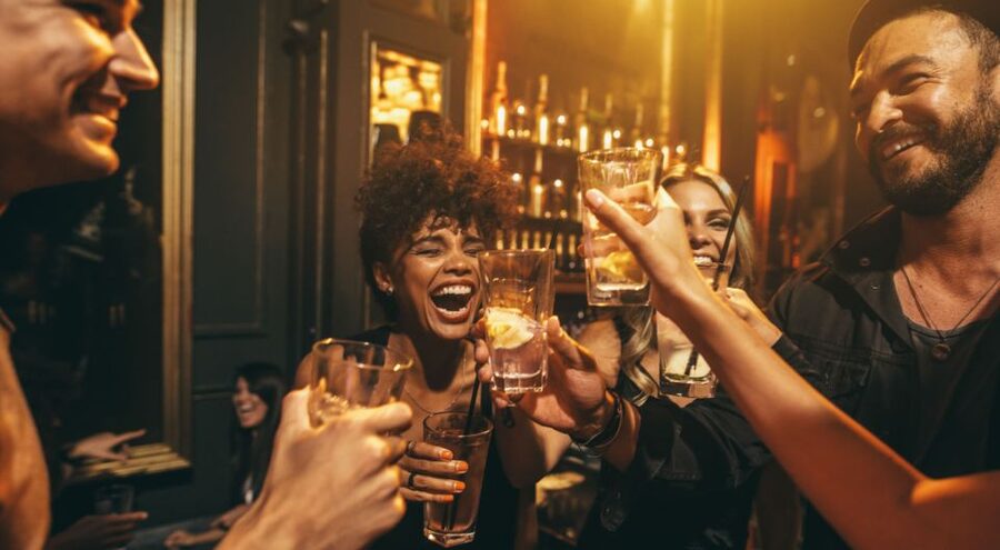 Bamberg: Bar & Club Tour with free Shots & VIP entry - The 4-hour flow: how the party moves from bar to club