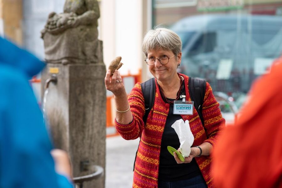 Bamberg: Guided Historical Culinary Tour - The guide experience matters, and the best reviews talk about it