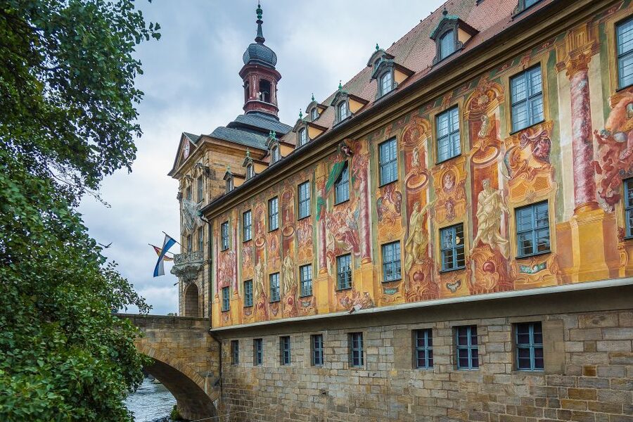 Bamberg: Private Guided Walking Tour - Setting the scene at Bamberg Cathedral