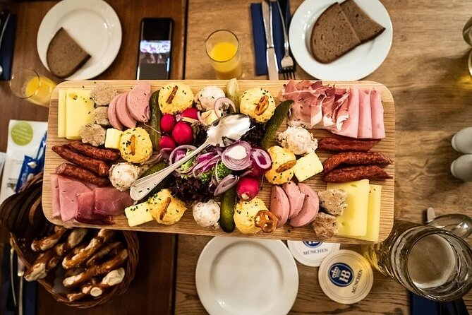 Bavarian Beer and Food Evening Tour in Munich - Guides make or break this kind of tour, and names show up often