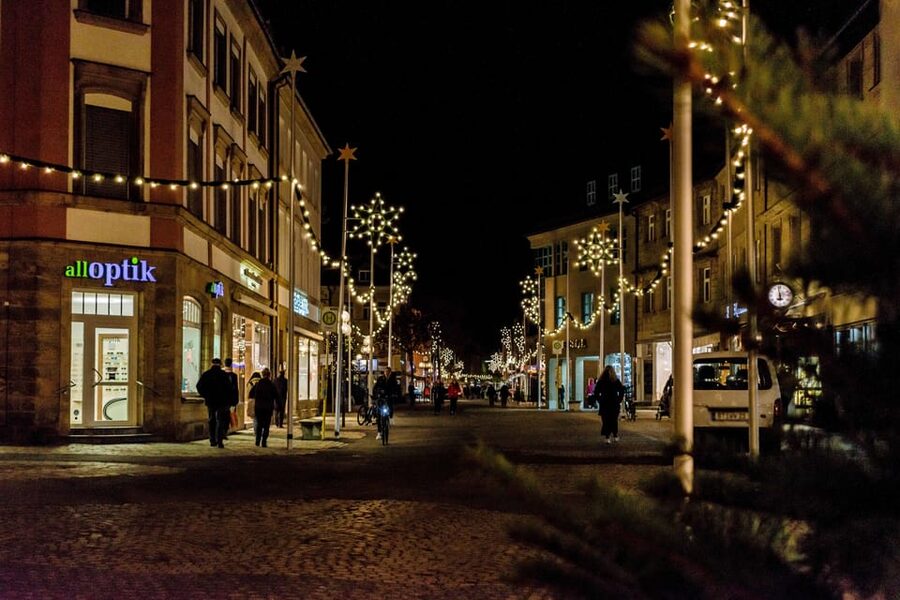 Bayreuth: Christmas city tour in German - New Palace from outside, Hofgarten stroll, and the Opera House big picture