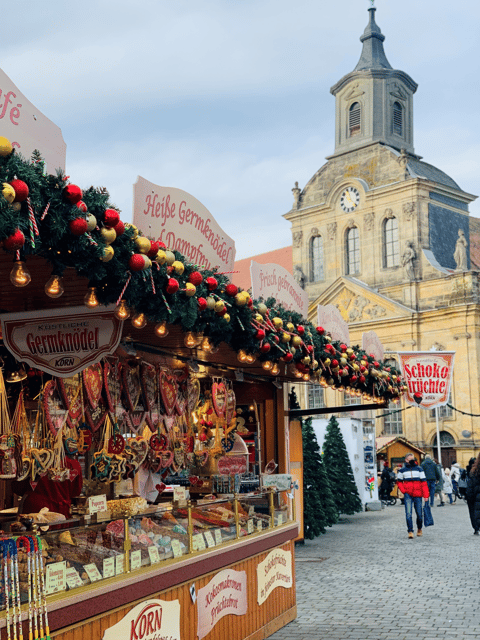 Bayreuth: Christmas city tour in German - Meeting by the Bayreuth Tourist Information, then a focused two hour walk