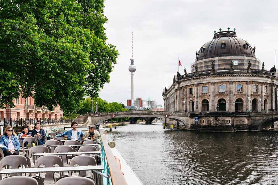 Berlin: 1-Hour City Sightseeing Cruise - Key things to notice before you board