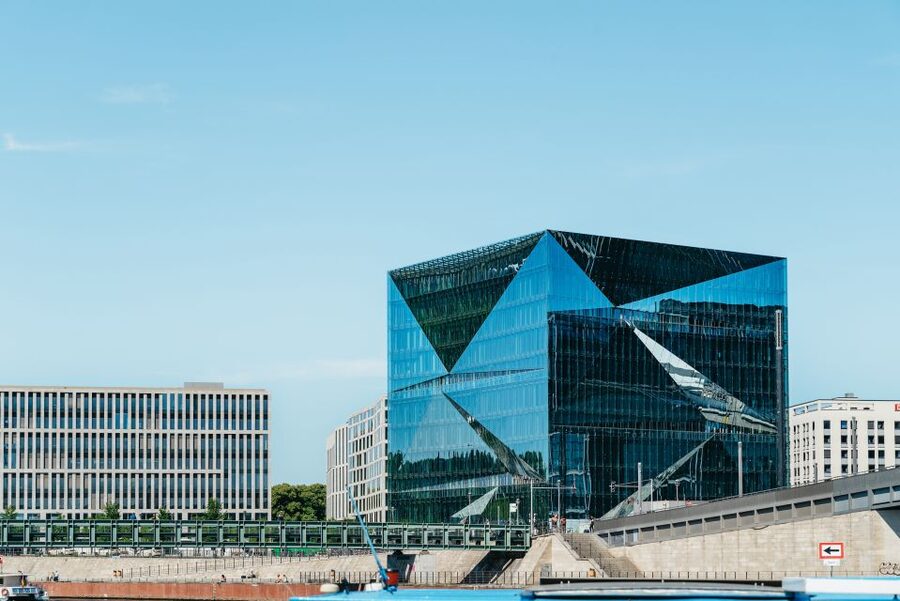 Berlin: 1-Hour City Tour by Boat with Guaranteed Seating - Why this 1-hour Spree cruise is such a smart Berlin time-saver