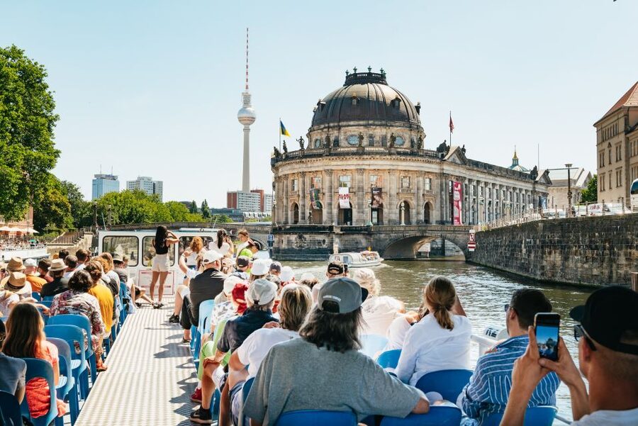 Berlin: 1-Hour City Tour by Boat with Guaranteed Seating - Should you book this 1-hour Berlin boat tour?