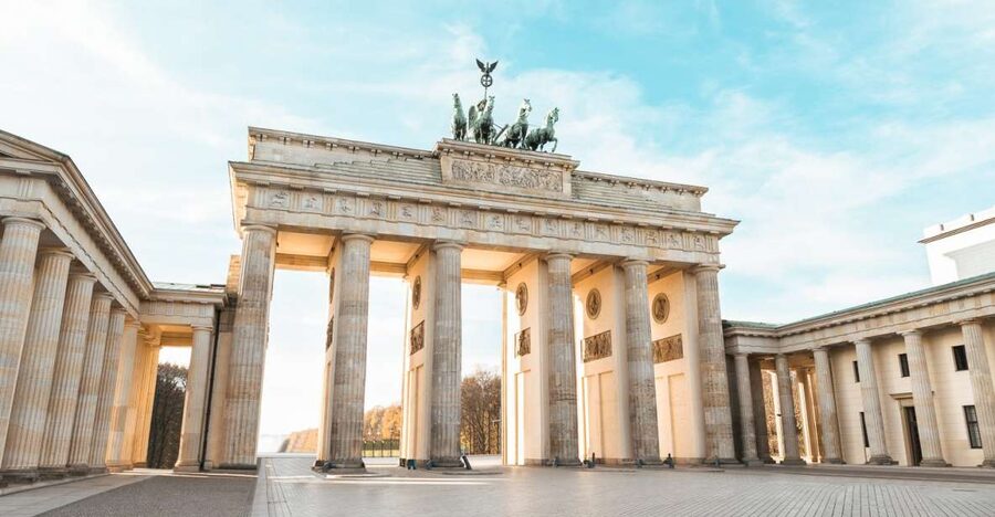 Berlin: 1-Hour Guided Tour of the Historic Center - Meeting at Hotel Adlon, then getting bearings fast