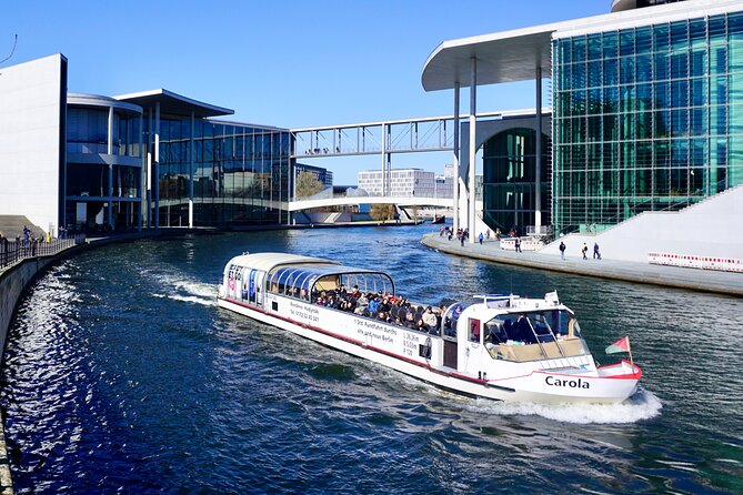 Berlin: 1-hr Boat Tour with Bilingual Live Guide (DE/EN) - Why a one-hour Spree ride is a great Berlin move