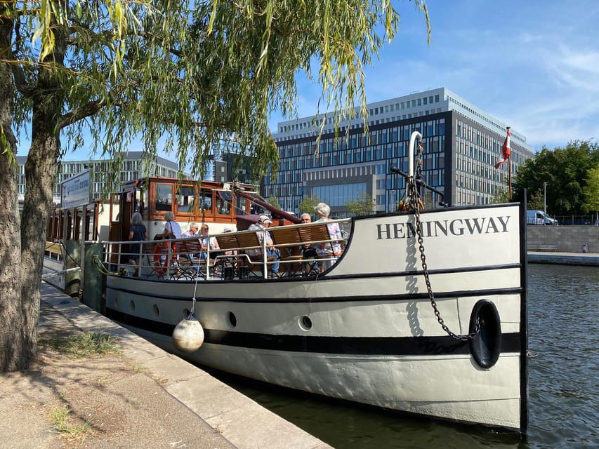 Berlin: 1h Boutiquestyle-Cruise on the Historic HEMINGWAY - The Cruise Loop: What You See in 75 Minutes