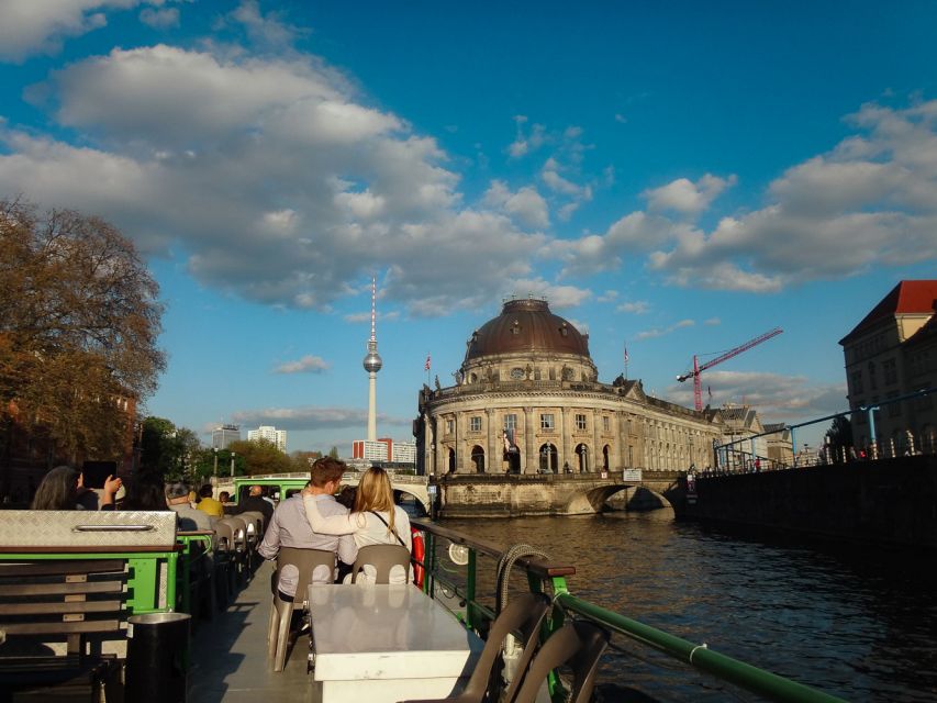 Berlin: 2.5-Hour East Side Boat Cruise with Commentary - Live English and German commentary, plus audio guide options