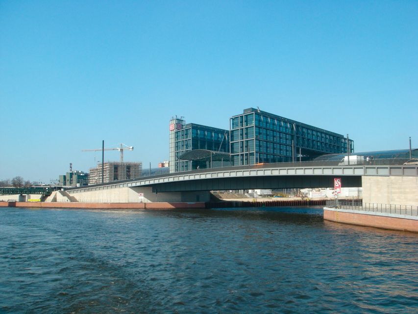 Berlin: 2.5-Hour East Side Boat Cruise with Commentary - Getting to Alte Börse pier, and the one check-in step you should not skip