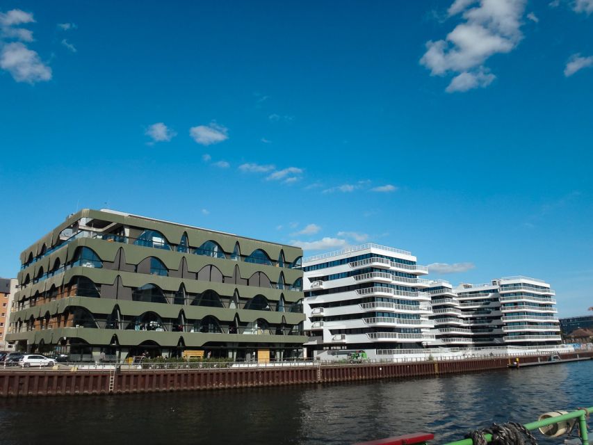 Berlin: 2.5-Hour East Side Boat Cruise with Commentary - Museum Island, Berlin Cathedral area, and the feel of Berlin-Mitte from water