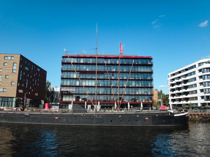 Berlin: 2.5-Hour East Side Boat Cruise with Commentary - Reichstag, Federal Chancellery, and Berlin Central Station from the water