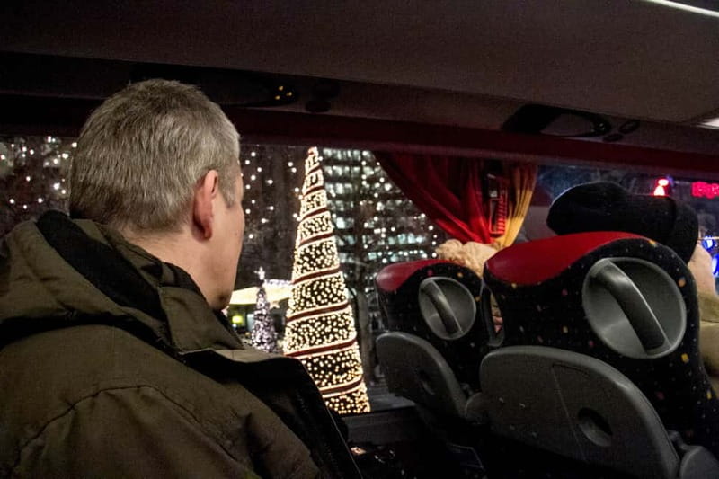 Berlin: 2-Hour Christmas Lights Bus Tour incl. Mulled Wine - Getting Set Up at Kurfürstendamm (216, near Uhlandstrasse)