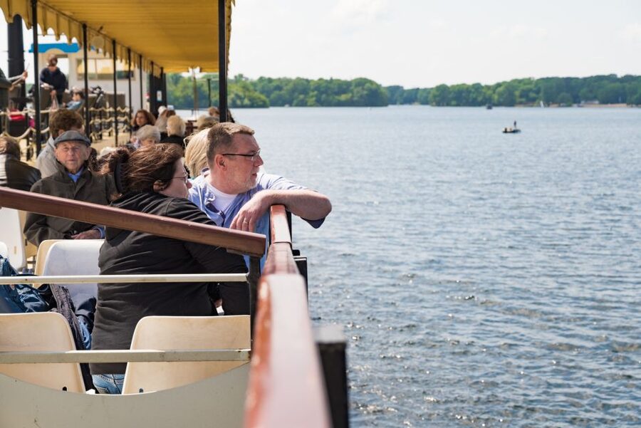Berlin: 2-Hour Lake Oberhavel Cruise from Tegel - Onboard experience: seating, service style, and onboard purchases