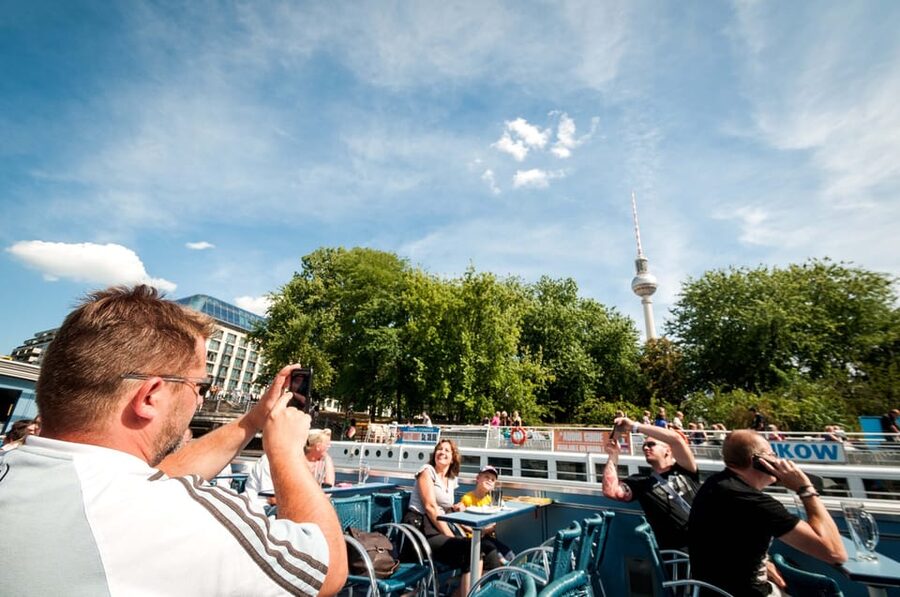 Berlin: 3.25-Hour Spree & Landwehrkanal Boat Tour - Price and Value: Why $38 Can Make Sense for 3.25 Hours