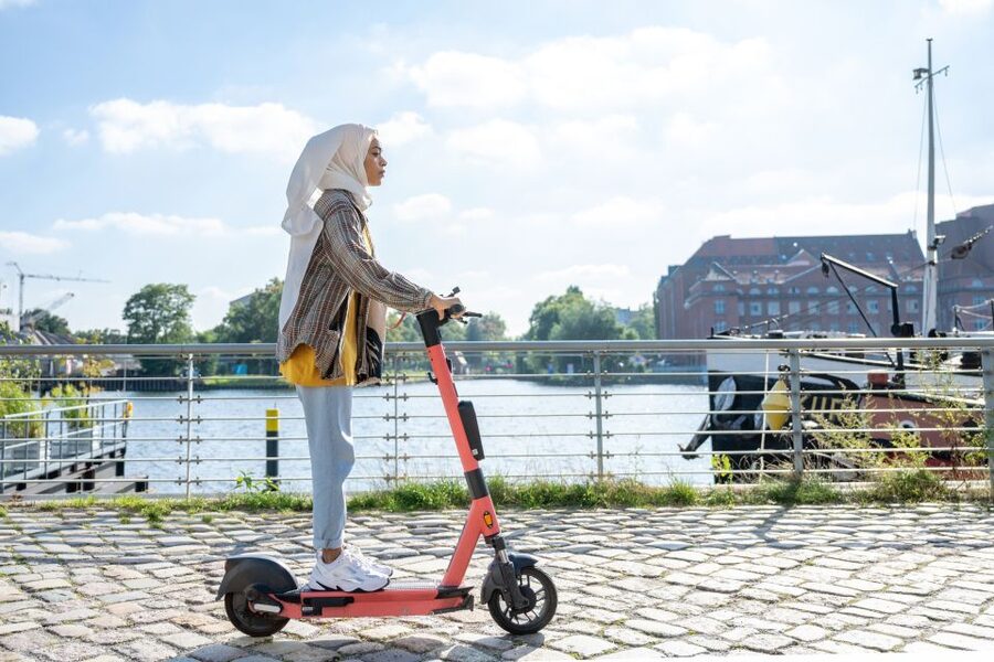 Berlin: 3-H Top Sights Guided E-Scooter Tour - Spree River Parks, Victory Column, and Photo Stops That Land