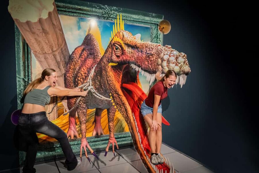 Berlin: 3D TrickArt Museum - Tickets - First stop: the intro that helps your first photos land