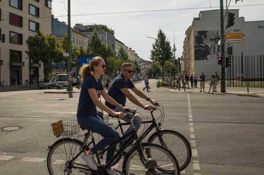Berlin: 48-Hour or 72-Hour Bike Rental - West and East Berlin by bike: seeing more than one viewpoint