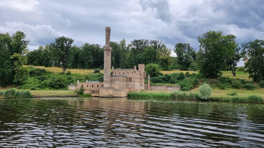 Berlin: 7 Lakes Boat Tour through the Havel Landscape - Wannsee: Villas, Gardens, and the Berlin-to-Potsdam Connection