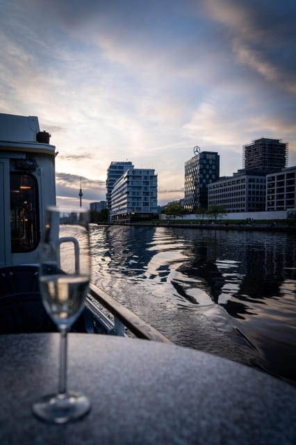 Berlin: Audrey Ahoi! Spree cruise with drag queen (HOL) - Bellevue-area vibes and the House of World Cultures