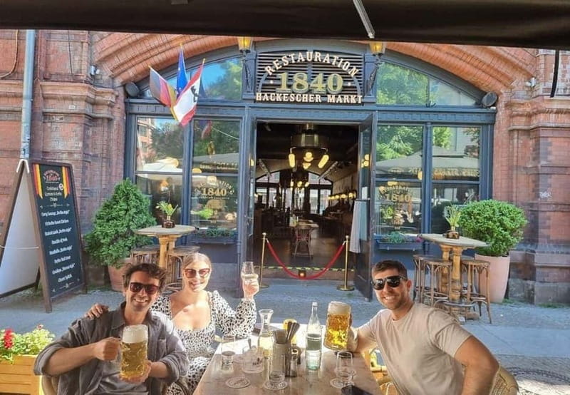 Berlin Beers & Battlefields Tour: War History & German Beer - Meeting outside Hopfingerbrau and getting your bearings fast