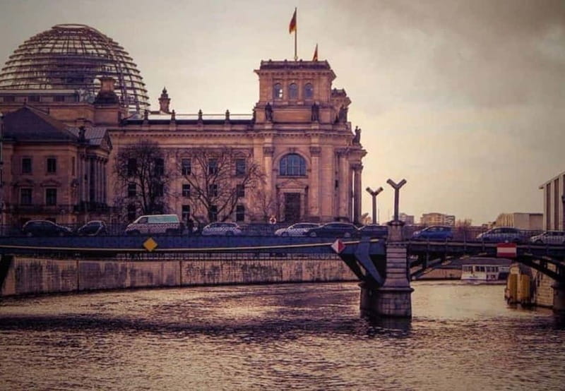 Berlin Beers & Battlefields Tour: War History & German Beer - Friedrichstraße and Tränenpalast: the feeling of a city under strain