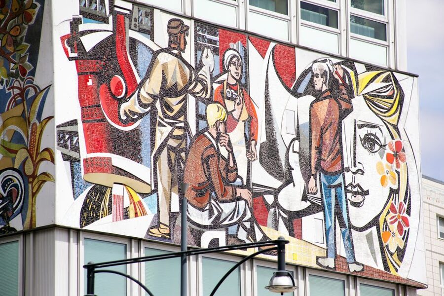 Berlin: Berlin Wall and the Cold War Walking Tour - Why Bernauer Straße makes the Cold War real