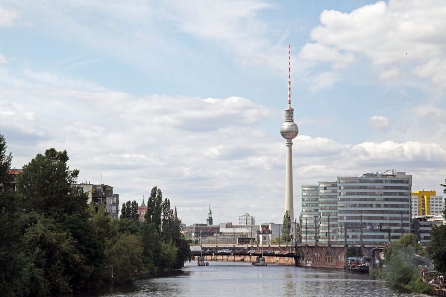 Berlin: Berlin Wall and the Cold War Walking Tour - The 1961 setup, escape attempts, and why the border regime was deadly