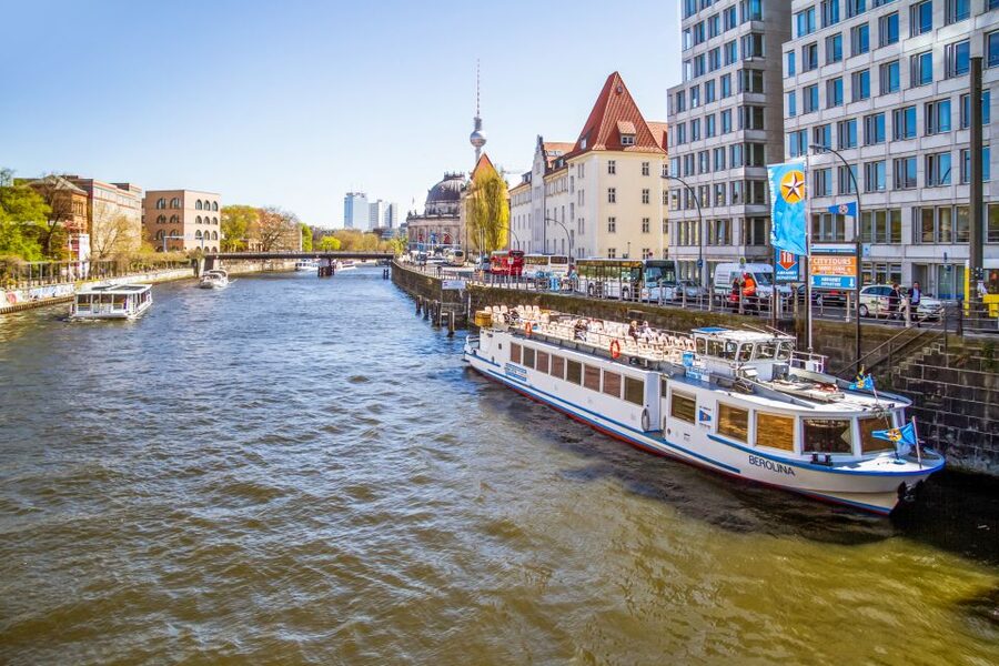 Berlin: Boat Tour Along the River Spree - Getting on Board at Friedrichstrasse, Where the Spree Starts the Story