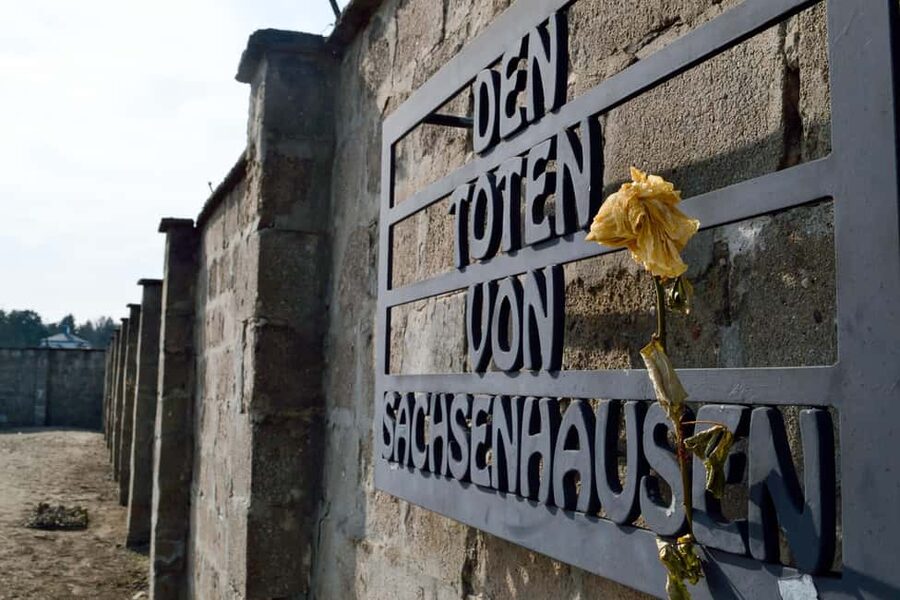 Berlin: Bus Tour to Sachsenhausen Concentration Camp & East Side Gallery - Key things to know before you go