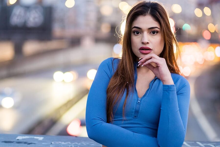 Berlin by Night: Private Photoshoot at Illuminated Cityscape - How posing works, and why people love the personal touch