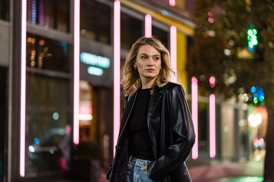 Berlin by Night: Private Photoshoot at Illuminated Cityscape - Route design: famous landmarks plus quieter night-time spots